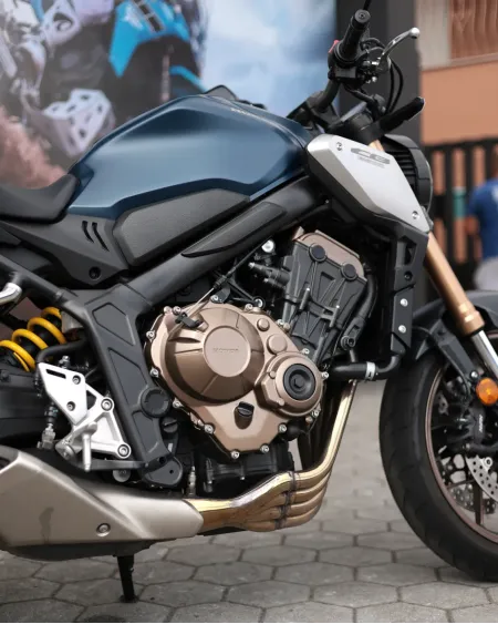 Honda CB650R 2020 – 27.998 km – Naked 4 Cilindros – Motocar Vila das Aves | Santo Tirso Porto