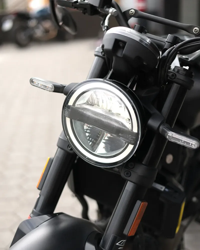 Husqvarna Svartpilen 2023 – 5.744 km – Naked Scrambler – Motocar Vila das Aves | Santo Tirso Porto