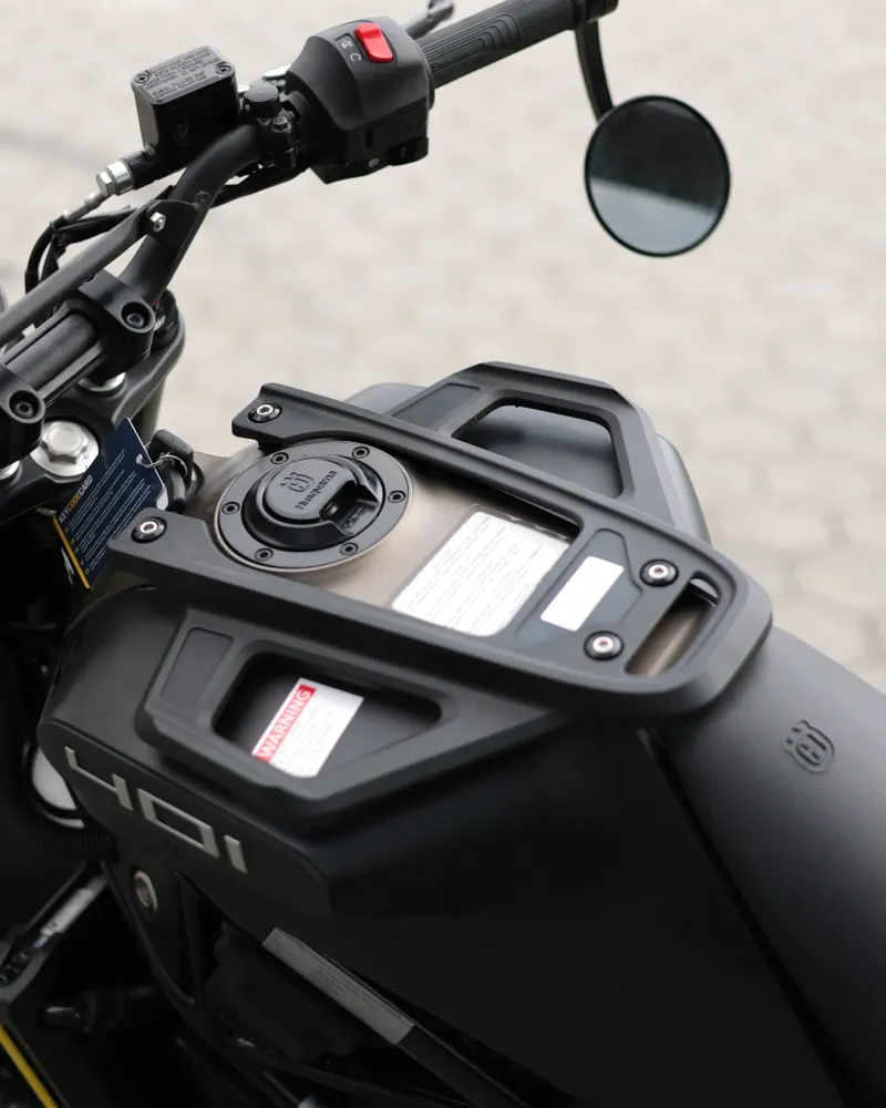 Husqvarna Svartpilen 2023 – 5.744 km – Naked Scrambler – Motocar Vila das Aves | Santo Tirso Porto