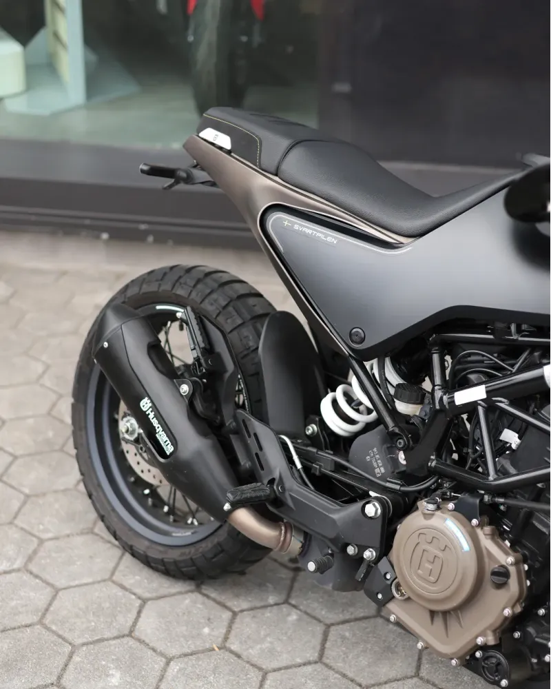 Husqvarna Svartpilen 2023 – 5.744 km – Naked Scrambler – Motocar Vila das Aves | Santo Tirso Porto