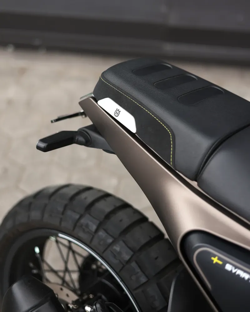 Husqvarna Svartpilen 2023 – 5.744 km – Naked Scrambler – Motocar Vila das Aves | Santo Tirso Porto