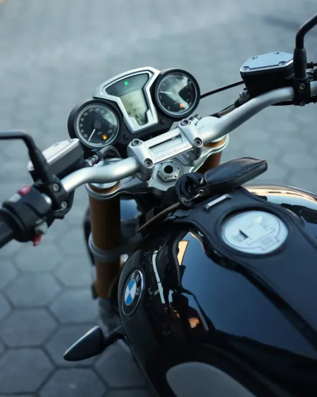 BMW R nineT 2014 – 12.200 km – Roadster Heritage – Motocar Vila das Aves | Santo Tirso Porto