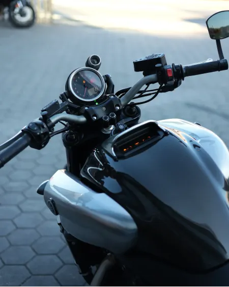 Yamaha VMAX 1700 Carbon Akrapovic Edition 2015 – 46.719 km – Motocar Vila das Aves | Santo Tirso Porto