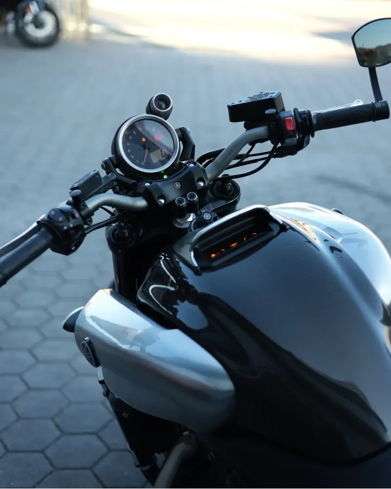 Yamaha VMAX 1700 Carbon Akrapovic Edition 2015 – 46.719 km – Motocar Vila das Aves | Santo Tirso Porto