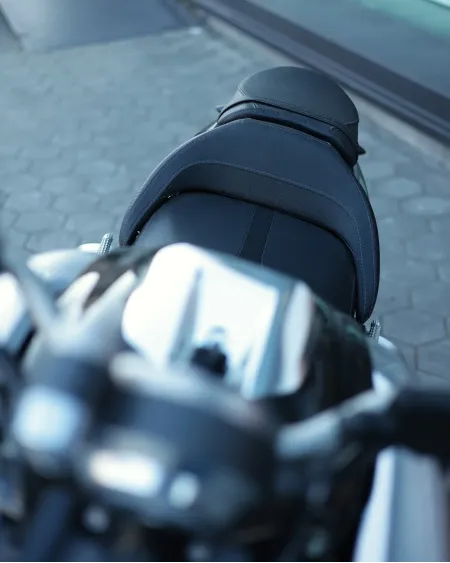 Yamaha VMAX 1700 Carbon Akrapovic Edition 2015 – 46.719 km – Motocar Vila das Aves | Santo Tirso Porto