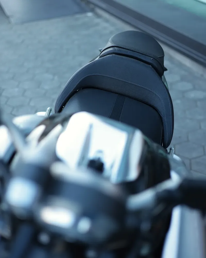 Yamaha VMAX 1700 Carbon Akrapovic Edition 2015 – 46.719 km – Motocar Vila das Aves | Santo Tirso Porto