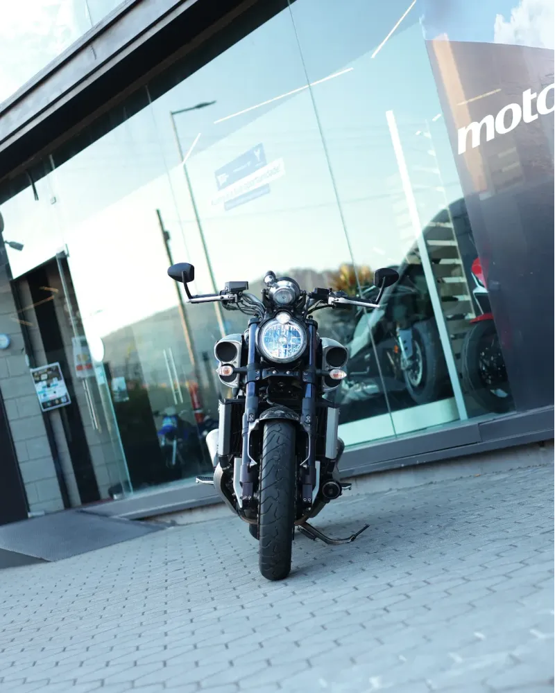 Yamaha VMAX 1700 Carbon Akrapovic Edition 2015 – 46.719 km – Motocar Vila das Aves | Santo Tirso Porto