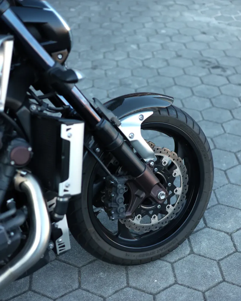 Yamaha VMAX 1700 Carbon Akrapovic Edition 2015 – 46.719 km – Motocar Vila das Aves | Santo Tirso Porto