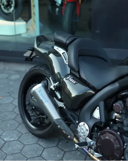 Yamaha VMAX 1700 Carbon Akrapovic Edition 2015 – 46.719 km – Motocar Vila das Aves | Santo Tirso Porto