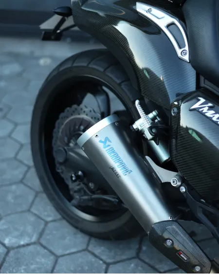 Yamaha VMAX 1700 Carbon Akrapovic Edition 2015 – 46.719 km – Motocar Vila das Aves | Santo Tirso Porto