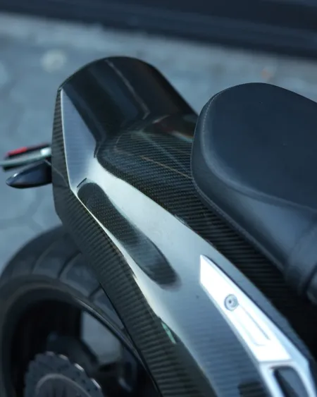 Yamaha VMAX 1700 Carbon Akrapovic Edition 2015 – 46.719 km – Motocar Vila das Aves | Santo Tirso Porto