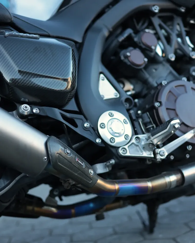 Yamaha VMAX 1700 Carbon Akrapovic Edition 2015 – 46.719 km – Motocar Vila das Aves | Santo Tirso Porto