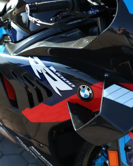 BMW M 1000 RR 2024 – 5.595 km – Superbike 212 cv – Motocar Vila das Aves | Santo Tirso Porto
