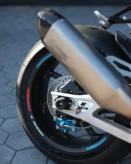 BMW M 1000 RR 2024 – 5.595 km – Superbike 212 cv – Motocar Vila das Aves | Santo Tirso Porto