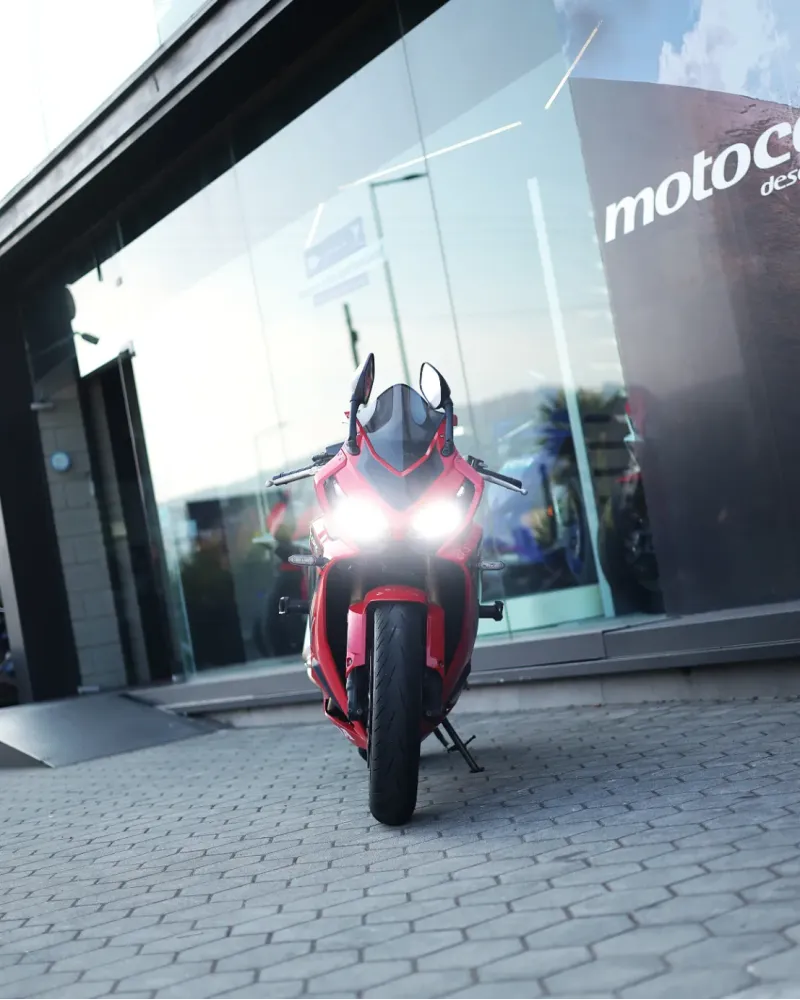 Honda CBR650R 2022 – 17.611 km – 4 Cilindros – Motocar Vila das Aves | Santo Tirso Porto