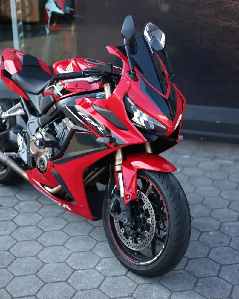 Honda CBR650R 2022 – 17.611 km – 4 Cilindros – Motocar Vila das Aves | Santo Tirso Porto