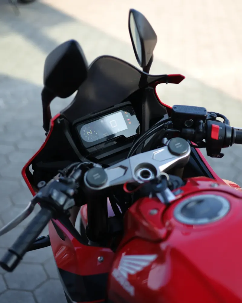 Honda CBR650R 2022 – 17.611 km – 4 Cilindros – Motocar Vila das Aves | Santo Tirso Porto