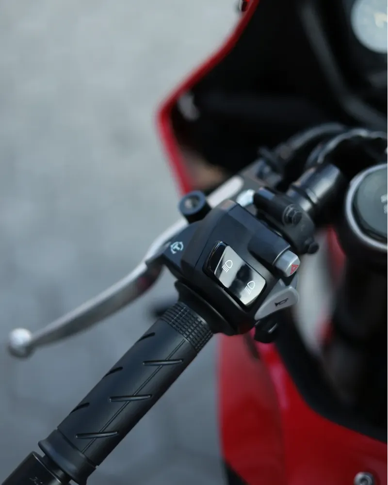 Honda CBR650R 2022 – 17.611 km – 4 Cilindros – Motocar Vila das Aves | Santo Tirso Porto