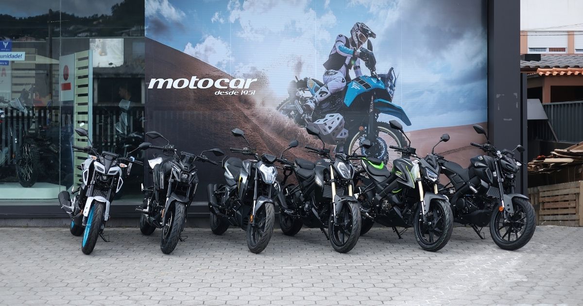 nakeds 125